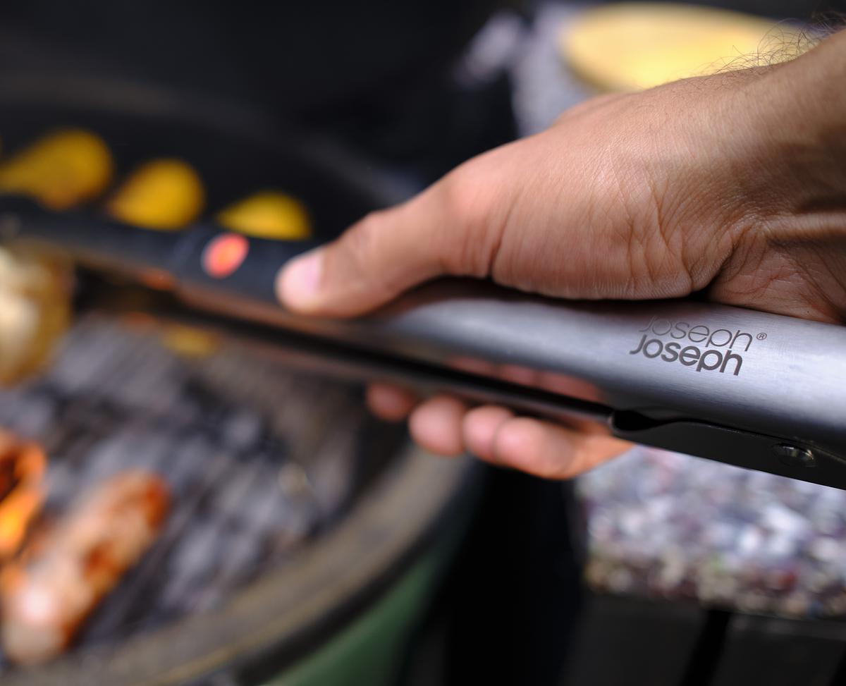 4-dílná BBQ sada GrillOut 2000001 JOSEPH JOSEPH