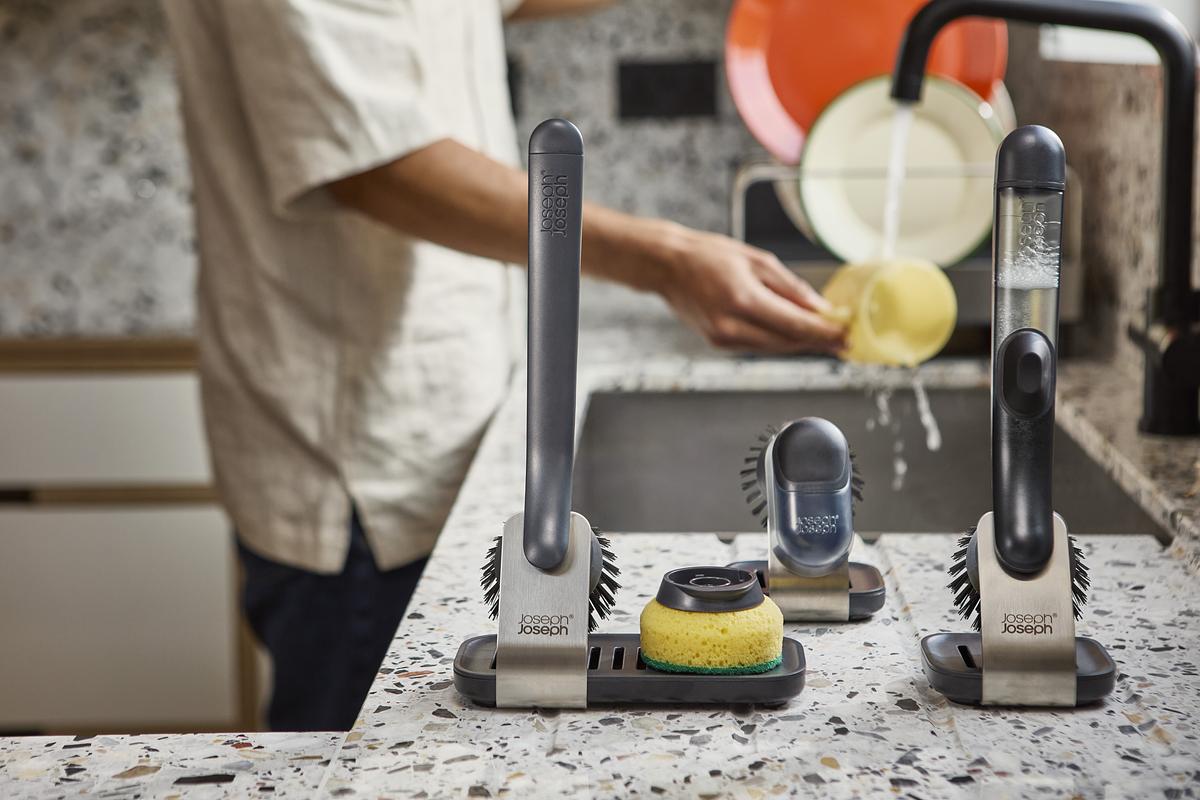 Kartáč na nádobí s velkým stojánkem SinkTech 6500011 JOSEPH JOSEPH