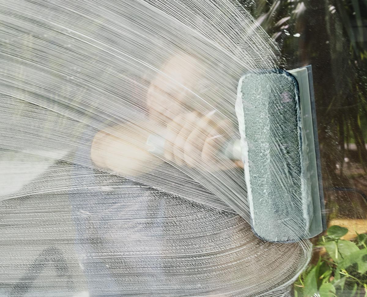 2-in-1 nástroj na sklo CleanTech 6500014 JOSEPH JOSEPH