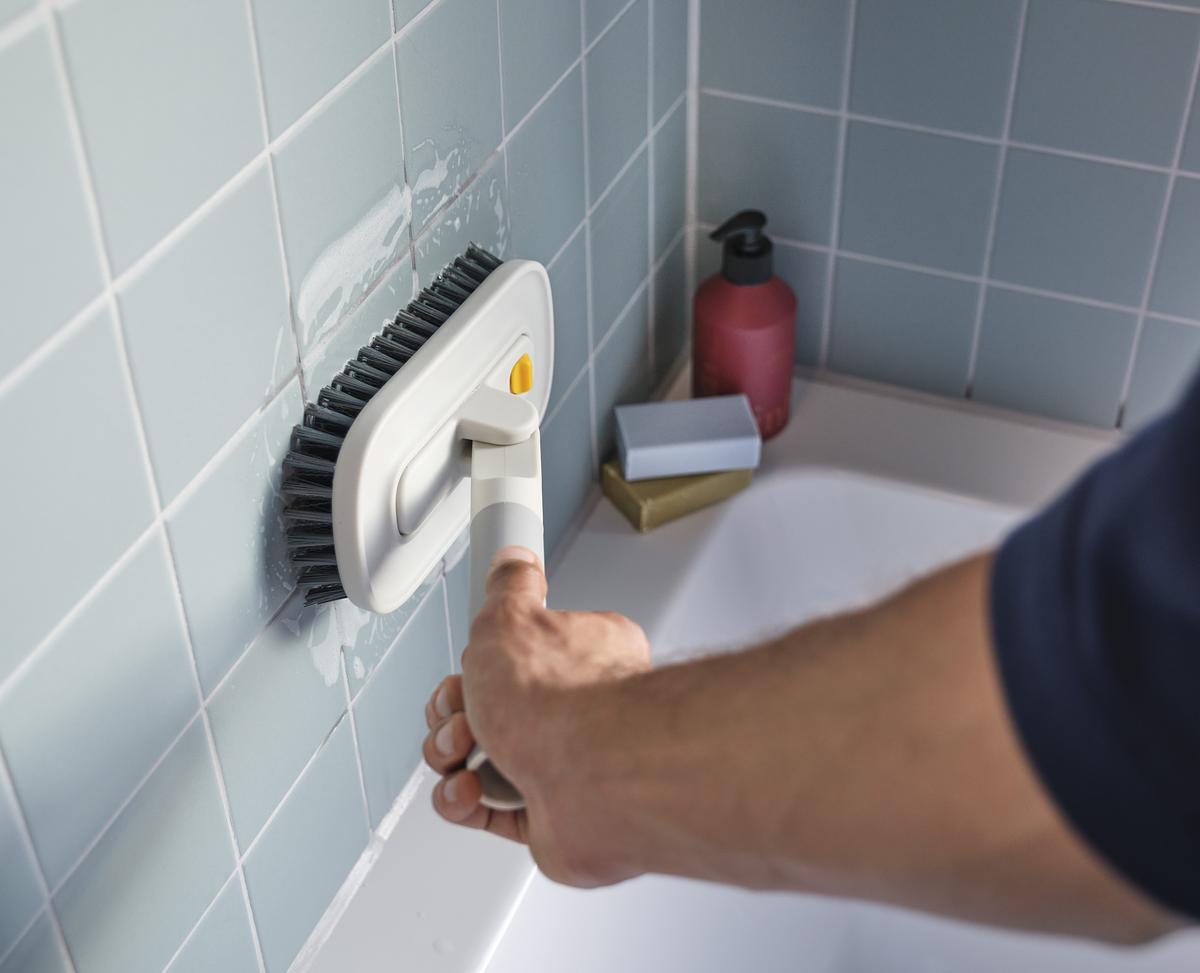 2-in-1 kartáč na dlaždice CleanTech 6500022 JOSEPH JOSEPH