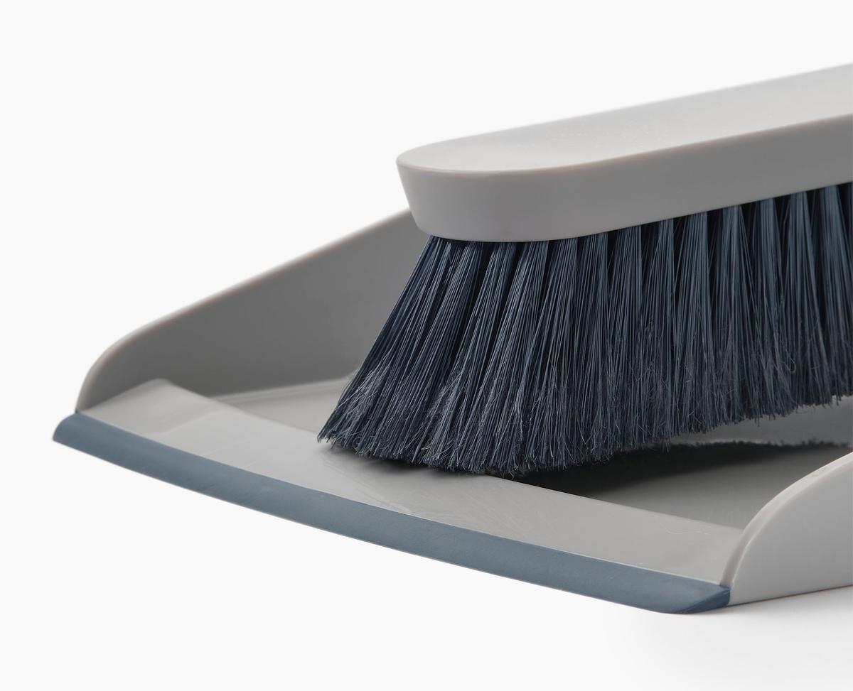 Nástěnná lopatka se smetáčkem CleanStore 65007