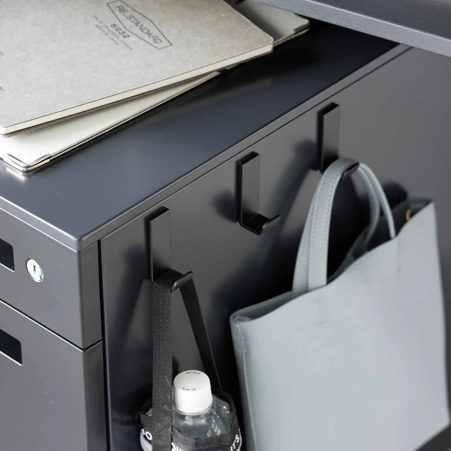 Sada magnetických háčků Tower 10234, 3ks, černé