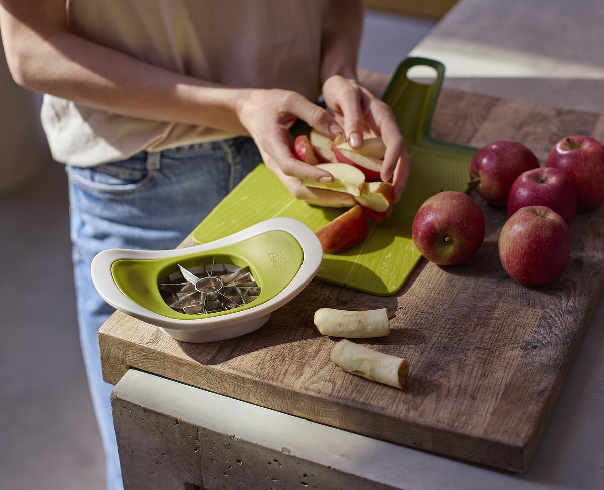 Kráječ ovoce a zeleniny JOSEPH JOSEPH Nest™ Press 1000065