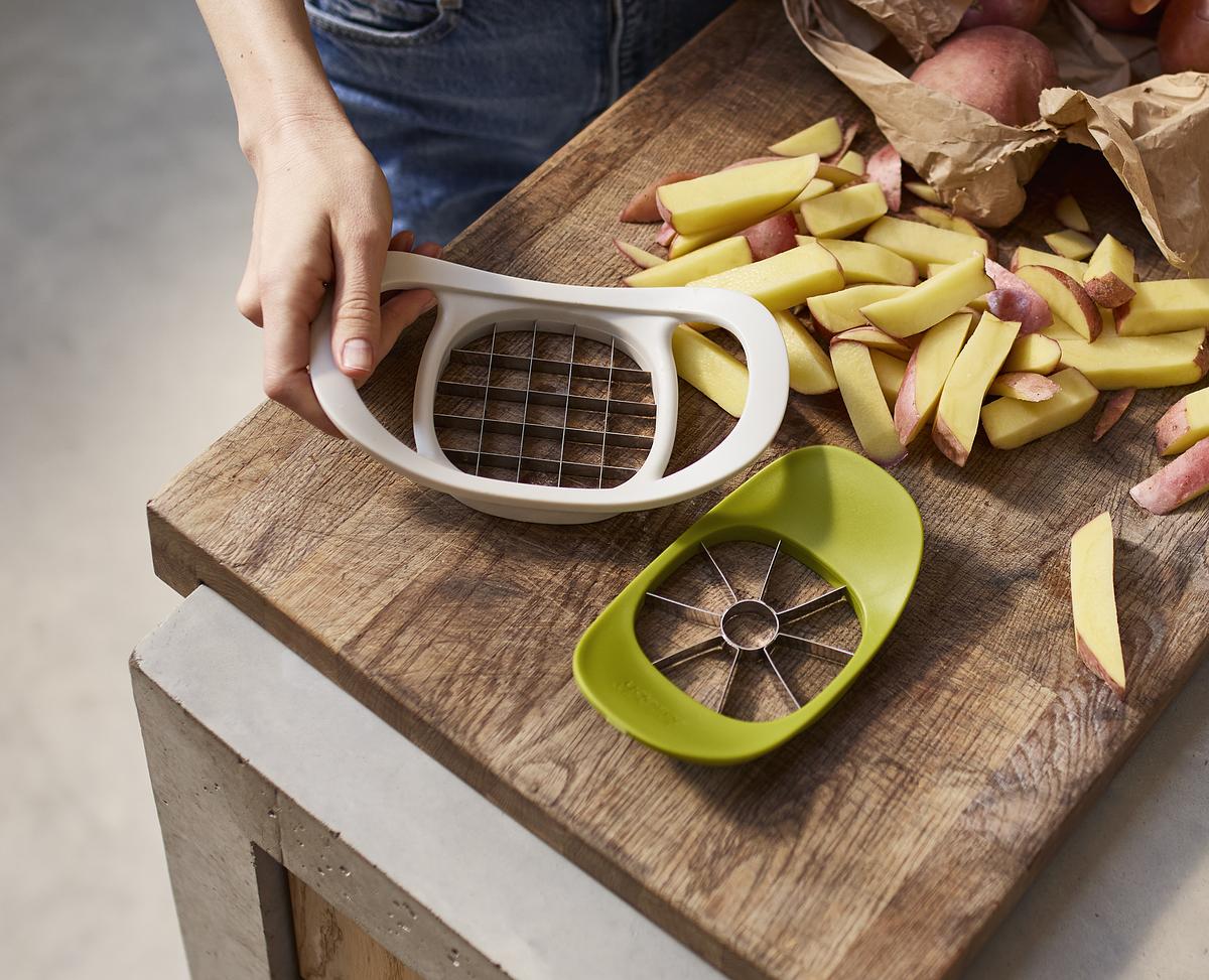 Kráječ ovoce a zeleniny JOSEPH JOSEPH Nest™ Press 1000065