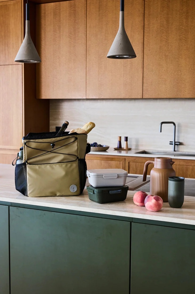 Lunchbox Tina 5018756. 1100ml, plast, Beige Pantone Warm gray 3C