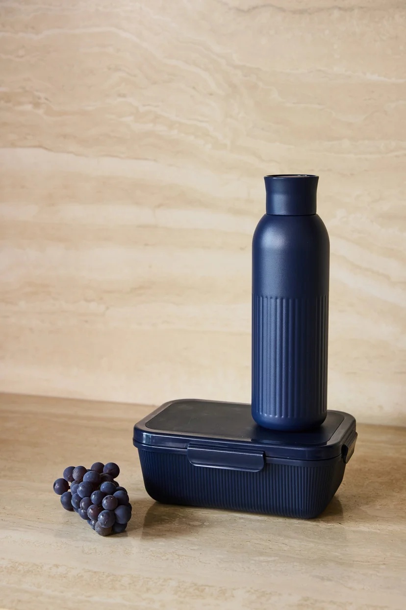 Lunchbox Tina 5018758. 1100ml, plast, Blue Pantone 2379C