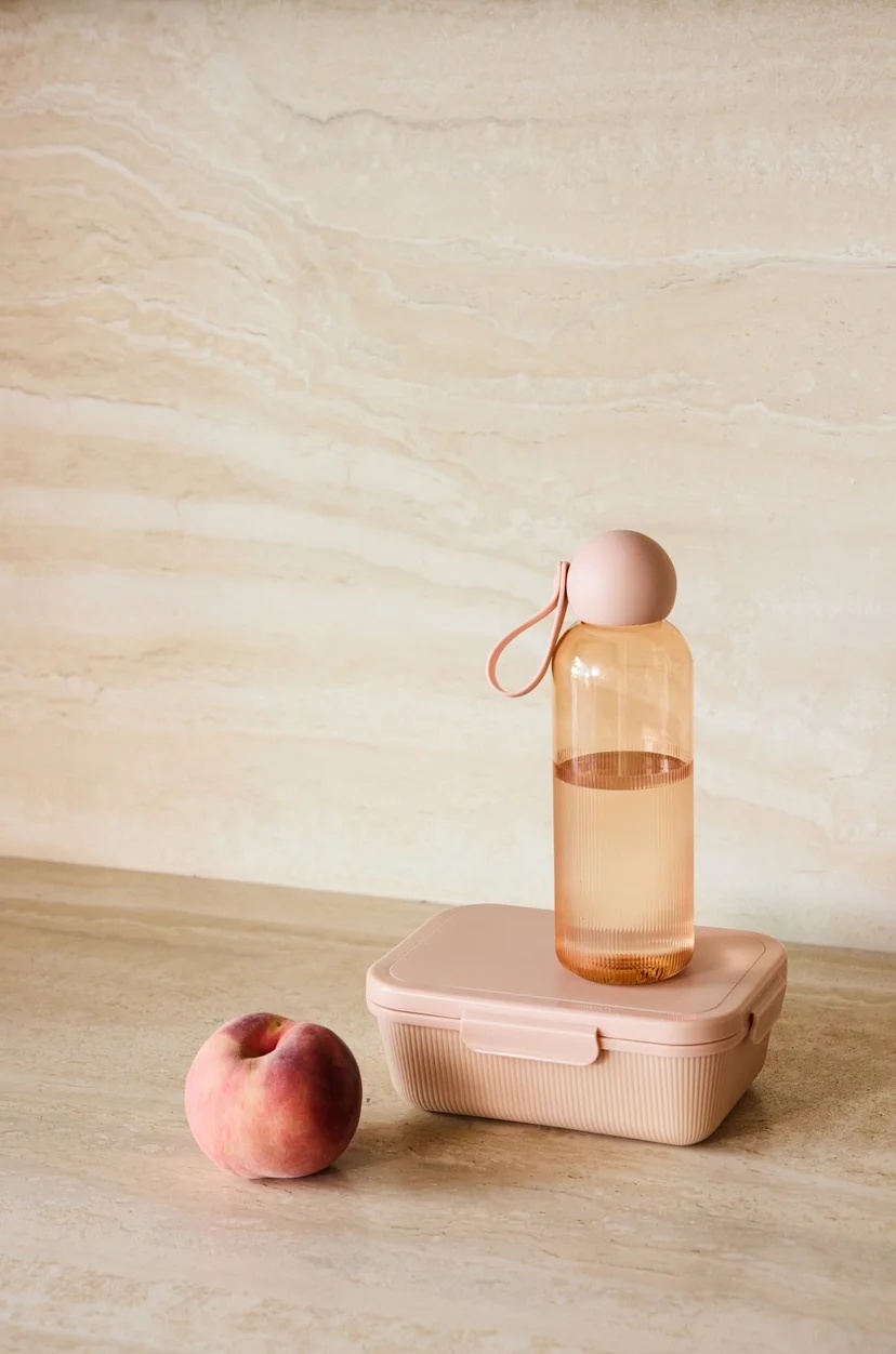 Lunchbox Tina 5018754. 1100ml, plast, Pink Pantone 489C