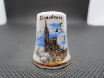 Sběratelský náprstek - Francie - Strasbourg, Katedrála Notre-Dame a čápi