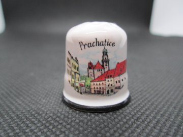 Sběratelský náprstek - Prachatice - náměstí, glazovaná keramika, barevný