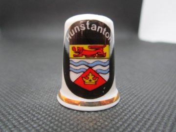 Sběratelský náprstek - Anglie - Hunstanton, znak