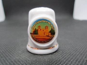 Sběratelský náprstek - 3D USA New Mexico - Ranchos de Taos, místo určené sčítáním lidu (kostel San Francisco de Asis)