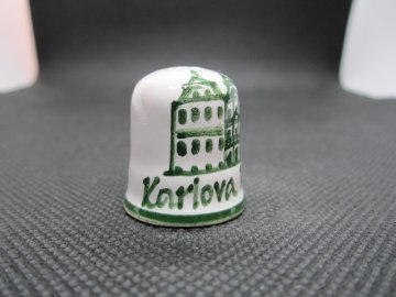 Sběratelský náprstek - Karlova Koruna, zelená malba, glazovaná keramika