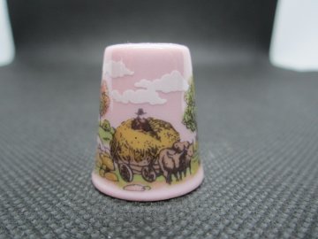 Sběratelský náprstek - TCC Haas a Czjzek Chodov Czech Republic - Farming Scene 3, růžový