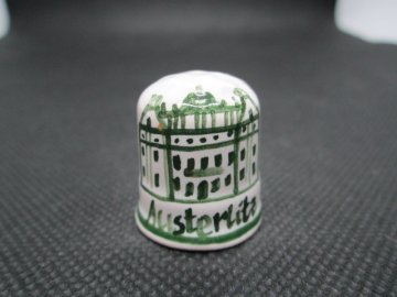 Sběratelský náprstek - Slavkov u Brna - Austerlitz, zelená malba, glazovaná keramika