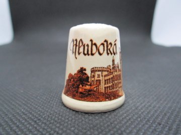 Sběratelský náprstek - Hluboká nad Vltavou - zámek, na žluté, glazovaná keramika