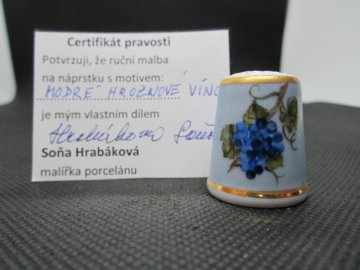 Sběratelský náprstek - Modré hroznové víno - Hrabáková Soňa, s certifikátem, ruční malba