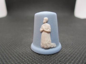 Sběratelský náprstek - 3D Wedgwood Jasperware - Vánoce 1986 - 1