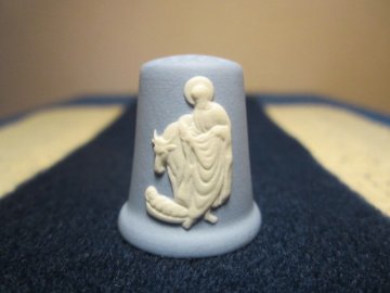 Sběratelský náprstek - 3D Wedgwood Jasperware - Vánoce 1987 - 2