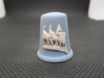 Sběratelský náprstek - 3D Wedgwood Jasperware - Vánoce 1988 - 2