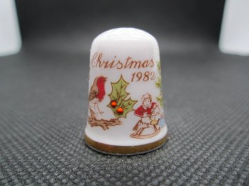 Sběratelský náprstek - TCC Caverswall England - Vánoce 1982, ruční malba