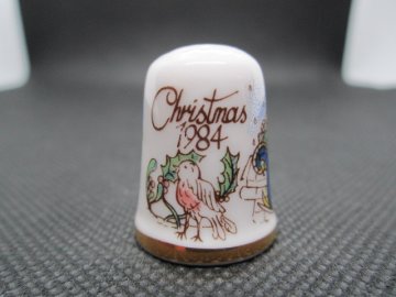 Sběratelský náprstek - TCC Caverswall England - Vánoce 1984, ruční malba