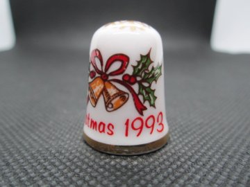 Sběratelský náprstek - TCC Caverswall England - Vánoce 1993 se zvonky a Santou, ruční malba