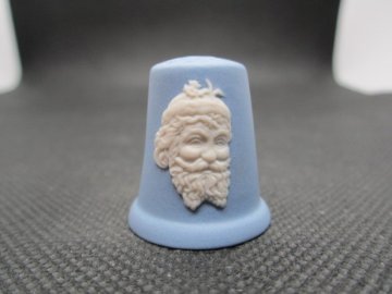 Sběratelský náprstek - 3D Wedgwood Jasperware - Vánoce 1983 - 1