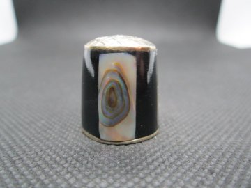 Sběratelský náprstek - Mexiko - Mother of Pearl, černý, s perleť pruhy