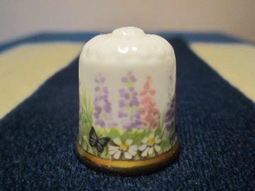 Sběratelský náprstek - TCC Chelsea Porcelain England - Spring Garden October 1990, pro trh UK