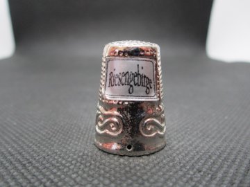 Sběratelský náprstek - 3D Riesengebirge (Krkonoše) - s netopýrem, bílý kov