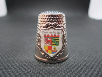 Sběratelský náprstek - 3D Německo - Dessau-Roßlau, znak, bílý kov