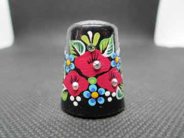 Sběratelský náprstek - 3D skleněný černý, s kamínky, ruční malba