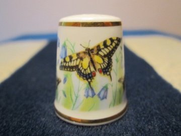 Sběratelský náprstek - TCC Royal Sutherland England - Swallowtails and Harebells 1989