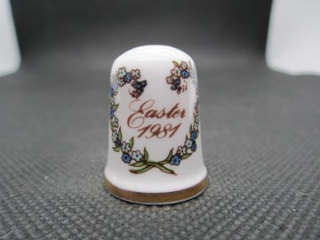 Sběratelský náprstek - Caverswall England - Velikonoce 1981, ruční malba