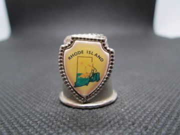 Sběratelský náprstek - 3D USA Rhode Island - mapa, bílý kov