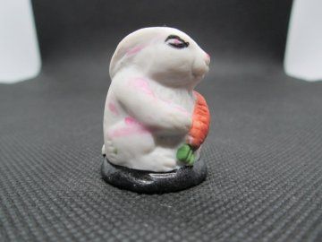 Sběratelský náprstek - 3D Enesco - králíček s mrkví