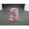 Sběratelský náprstek - Boží Dar - růžový porcelán, s květy