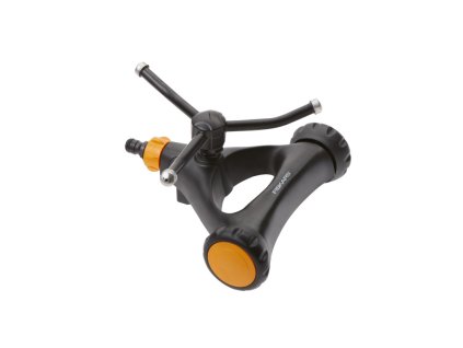 114138 1 virivy zavlazovac kovovy s kolecky fiskars