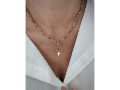 Náhrdelník z broušených minerálů s křížkem