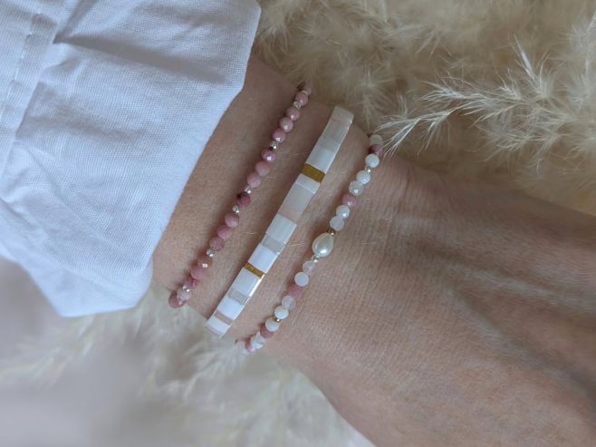 Set náramků na přání 🤍🩷 #tilanaramek #miyukinaramek #narameksperlou #naramekzrodochrozitu #mineralninaramek