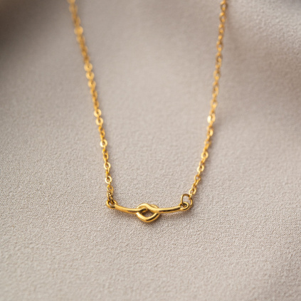 pozlaceny ocelovy nahrdelnik s uzlikem KNOT HEART