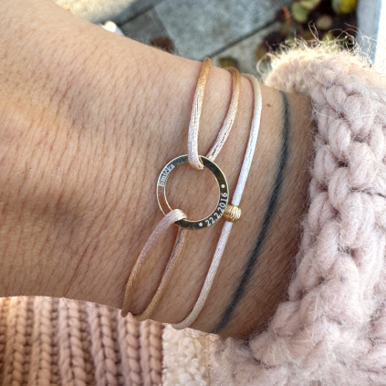 provazkovy naramek karma stribro gravirovani