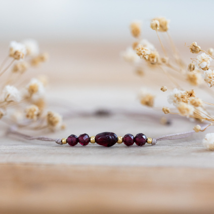 naramek z prirodnich mineralu granat zlute zlato