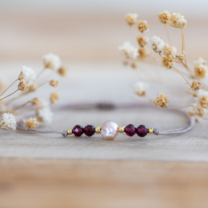 naramek z prirodnich mineralu granat perla