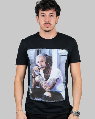 Tričko Einstein🥸 Model: 180cm Velikost:M Pro více informací a v případě zájmu navštivte náš eshop a nebo pište do...
