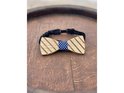 Řezaný motýlek s modrým středem