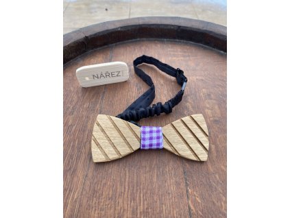 Řezaný motýlek s fialovým středem