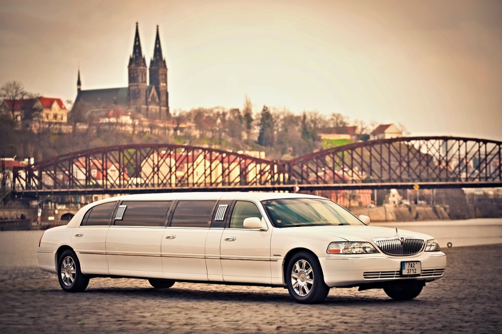 Lincoln 120" bílá Praha