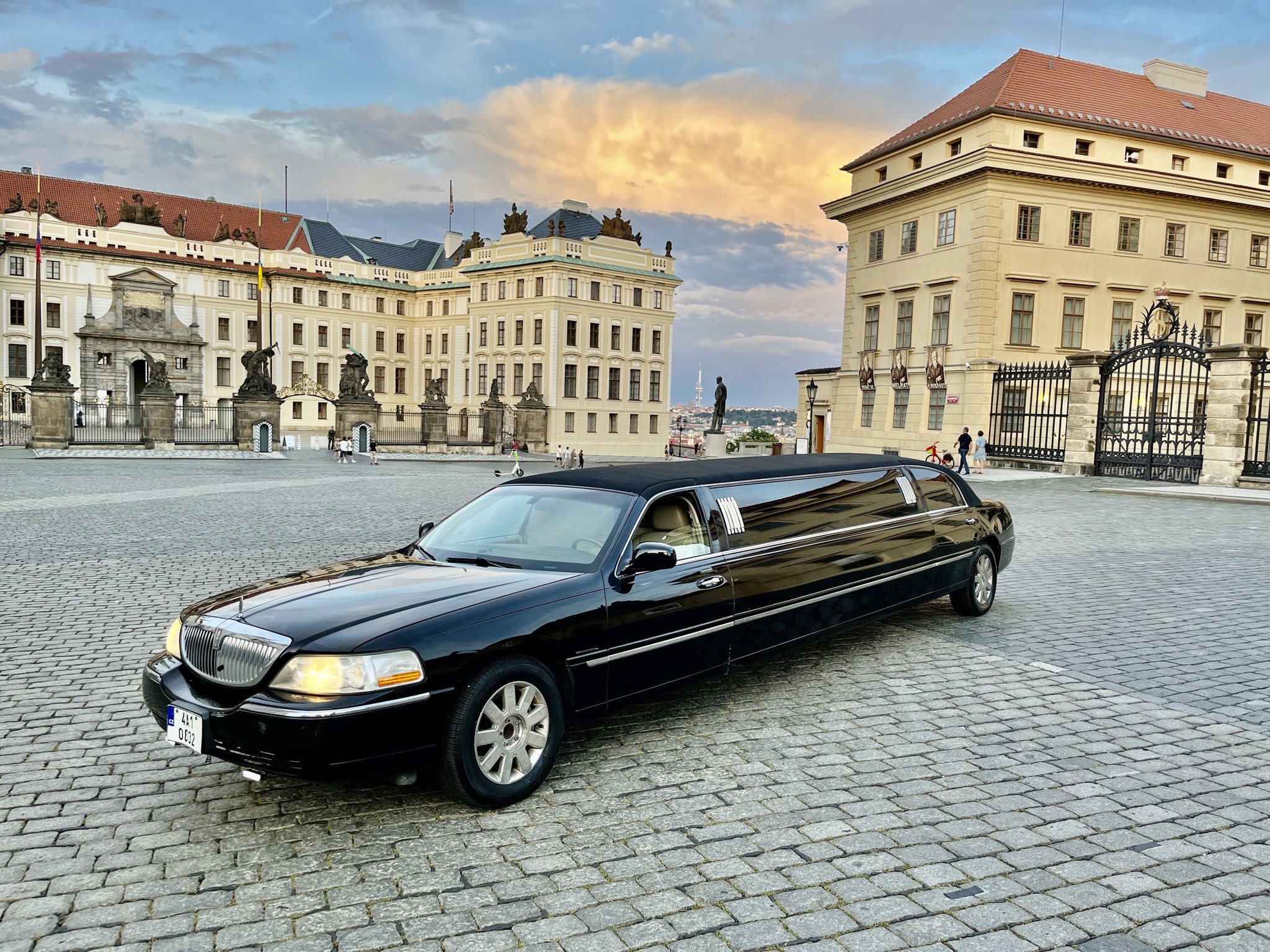 Lincoln Town Car 120 černá