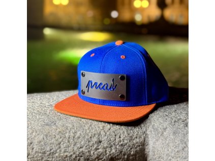 Modrá kšiltovka s rovným kšiltem